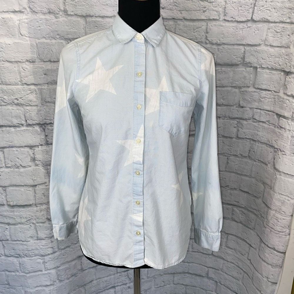 Old navy classic denim button down star print shirt women size XS blue/white